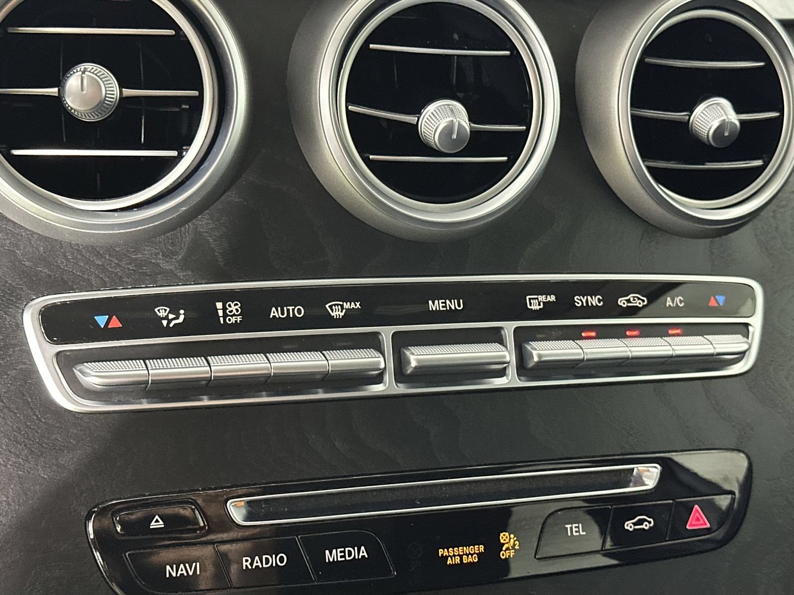 Used 2017 Mercedes-Benz GLC 300 4MATIC Coupe w/ Premium 2 Package image 19