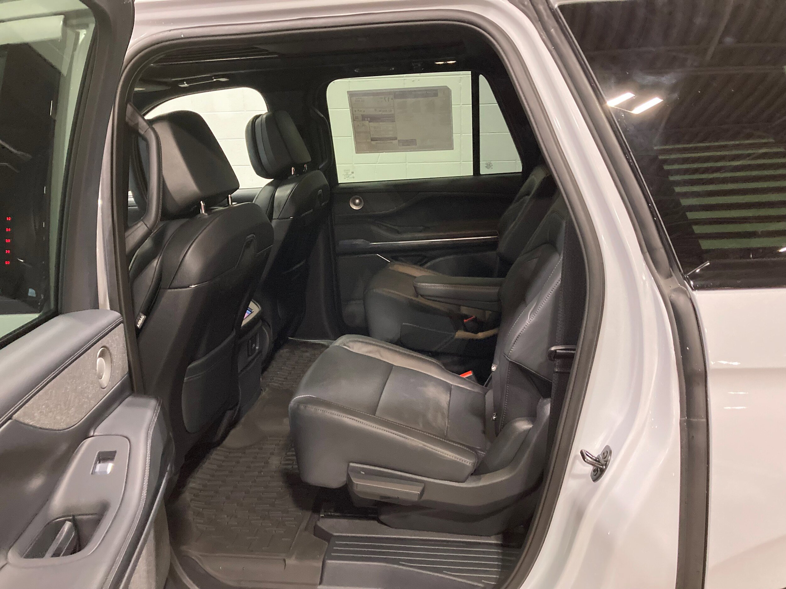Used 2026 Lincoln Navigator L Reserve AWD/4WD image 20