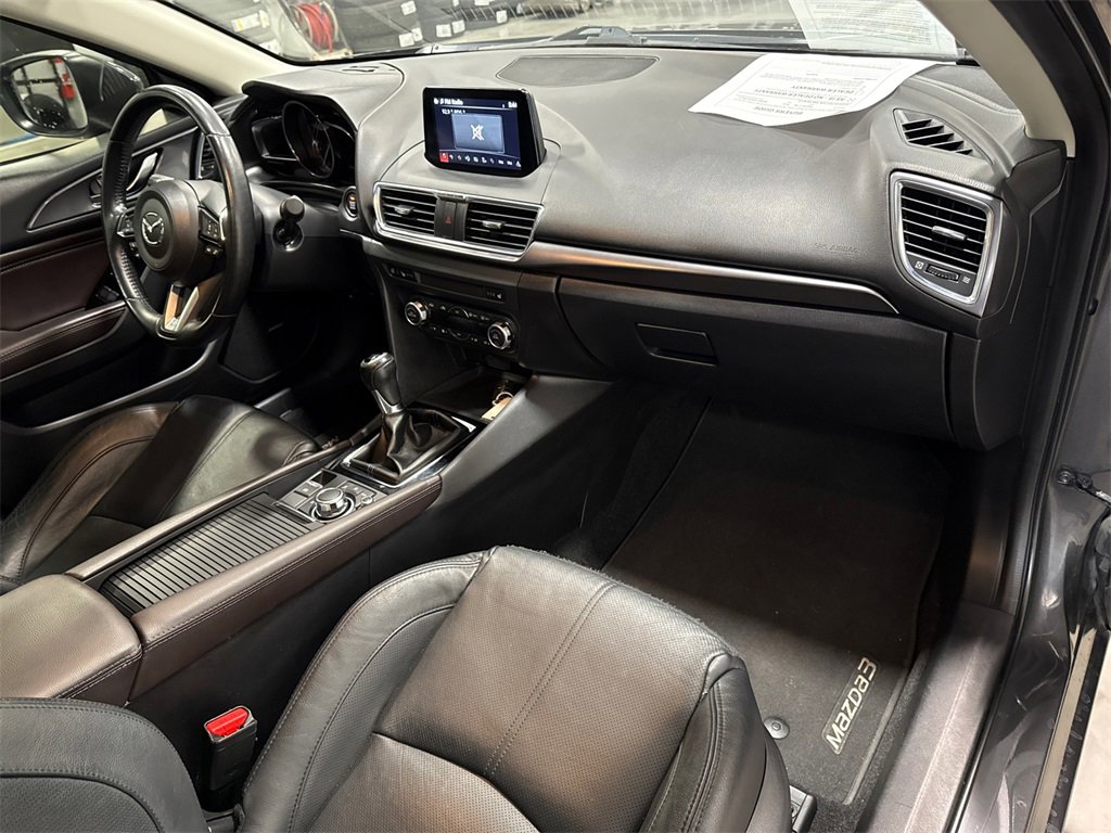 Used 2018 MAZDA MAZDA3 Grand Touring w/ Premium Equipment Package image 15