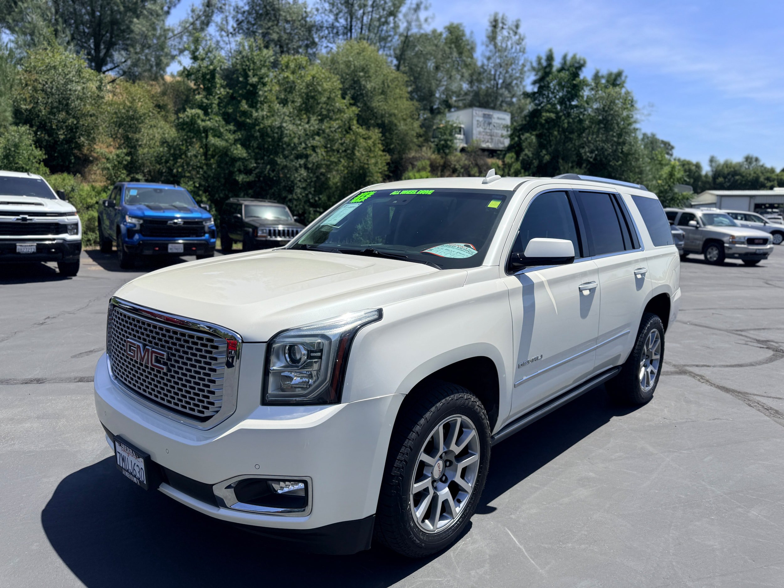 Used 2015 GMC Yukon Denali w/ Open Road Package AWD/4WD image 2