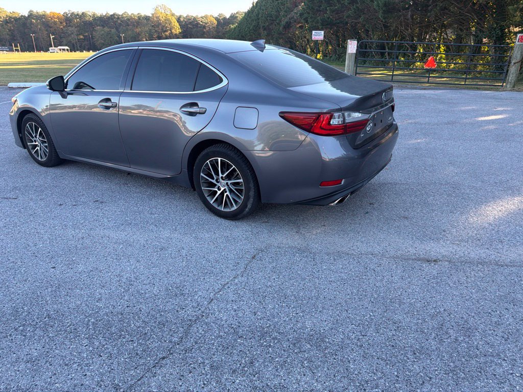 Used 2017 Lexus ES 350 w/ Navigation System Package FWD image 5