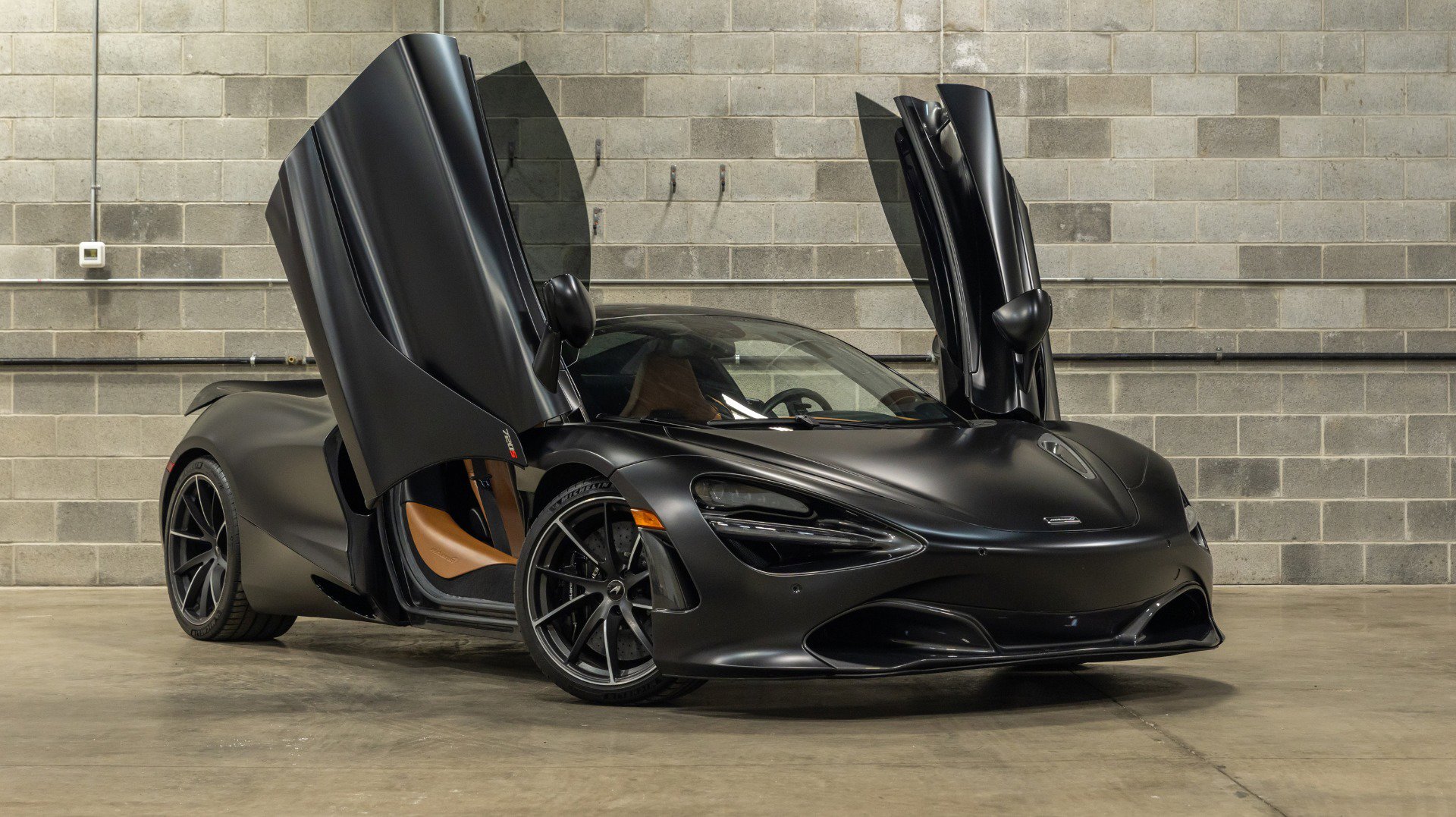 Used 2020 McLaren 720S Spider image 3