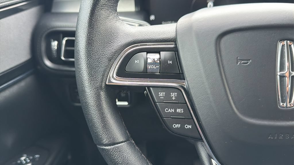Used 2023 Lincoln Nautilus FWD image 18