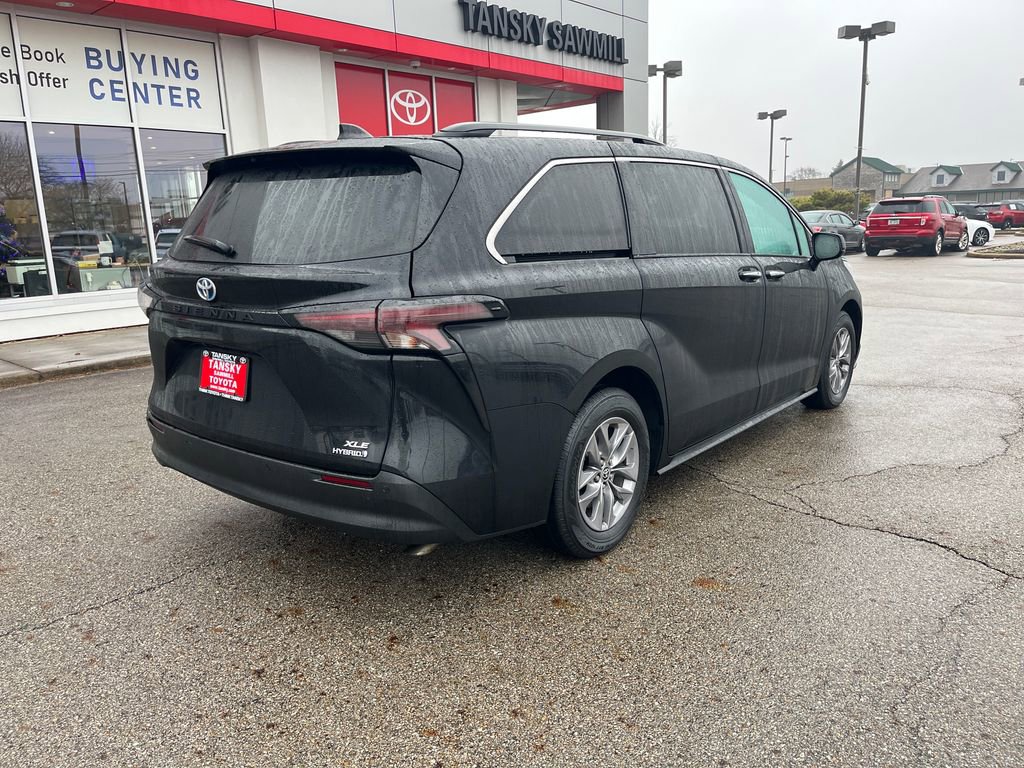 Certified 2023 Toyota Sienna XLE image 5