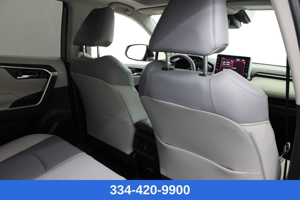 Used 2022 Toyota RAV4 XLE Premium image 20
