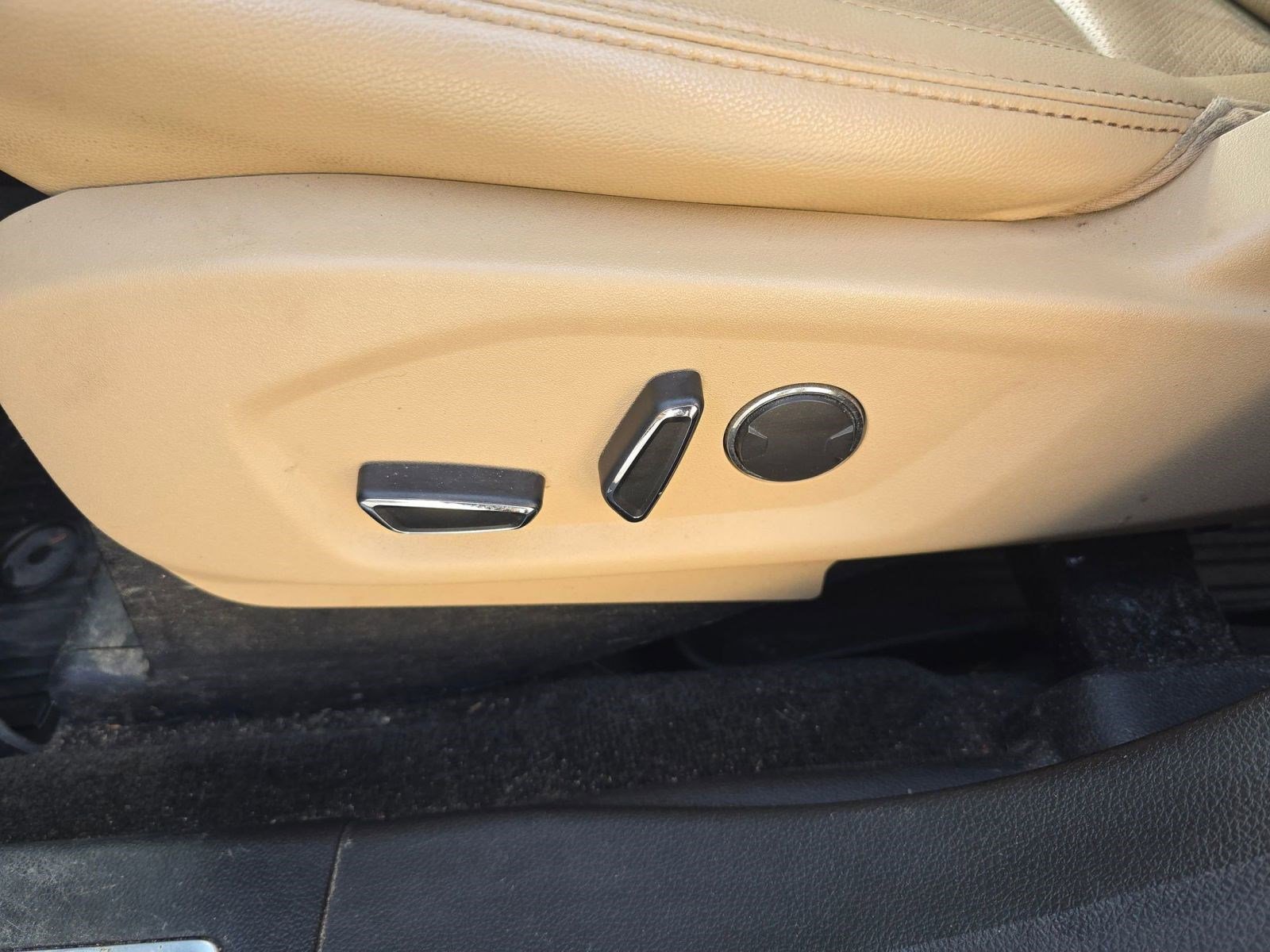 Used 2017 Ford Explorer Limited image 12