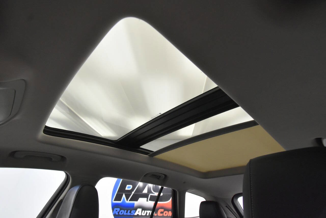 Used 2018 Buick Regal Essence w/ Driver Confidence Package #1 AWD/4WD image 46