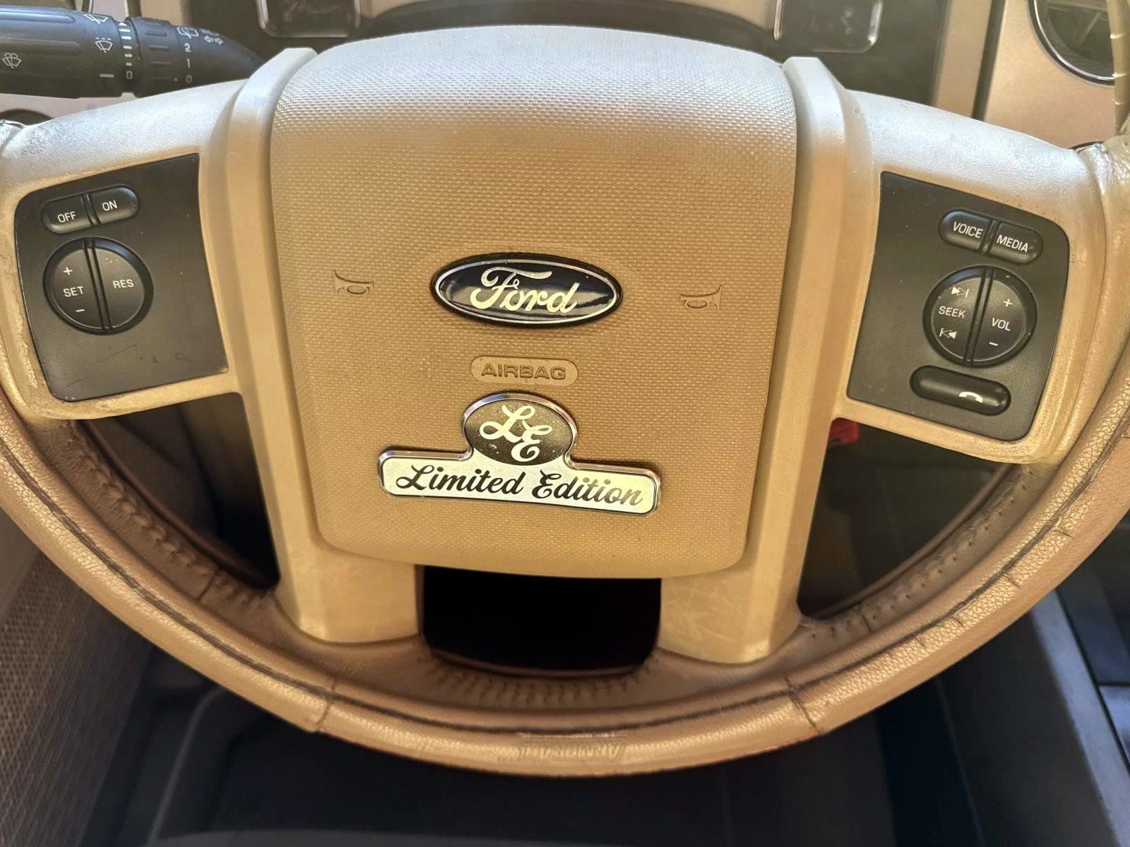 Used 2013 Ford Expedition XLT image 21