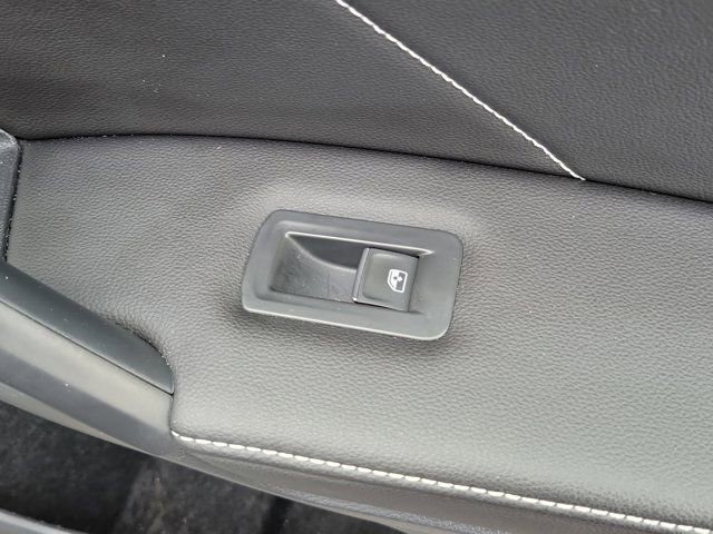 Certified 2024 Volkswagen Tiguan SE FWD image 9