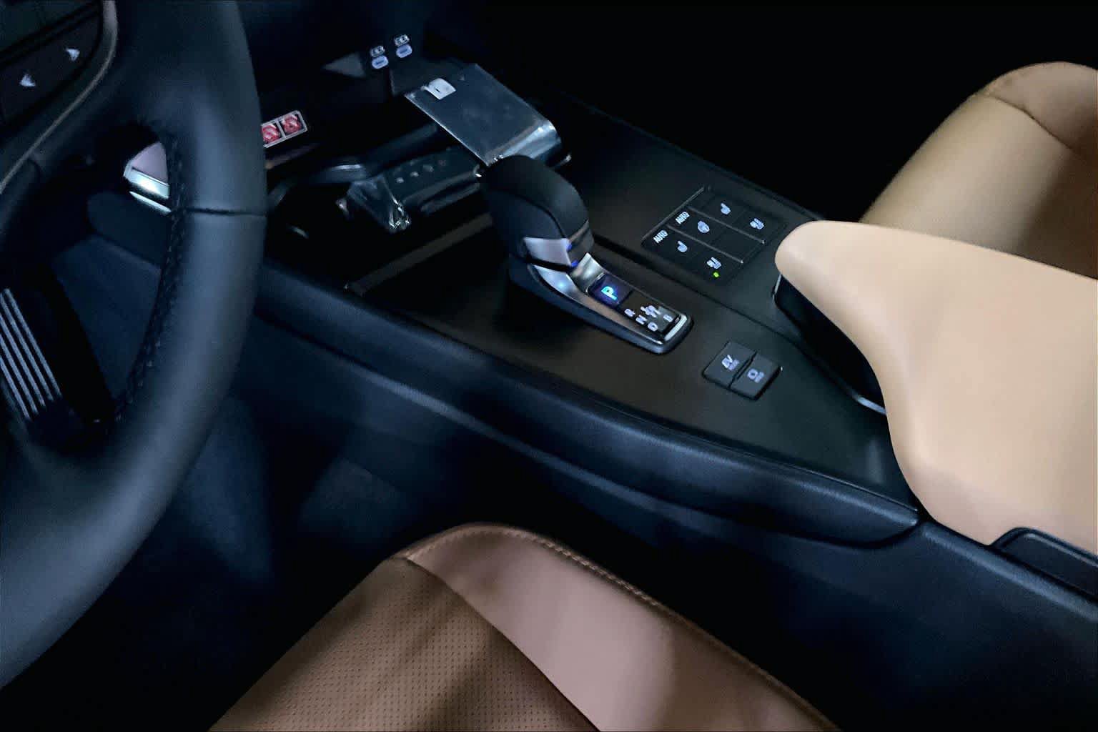 New 2026 Lexus UX 300h AWD image 8