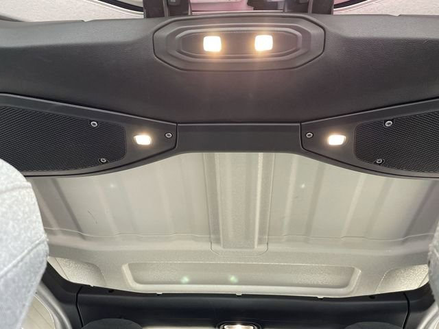 Used 2025 Jeep Wrangler Unlimited Sahara image 25