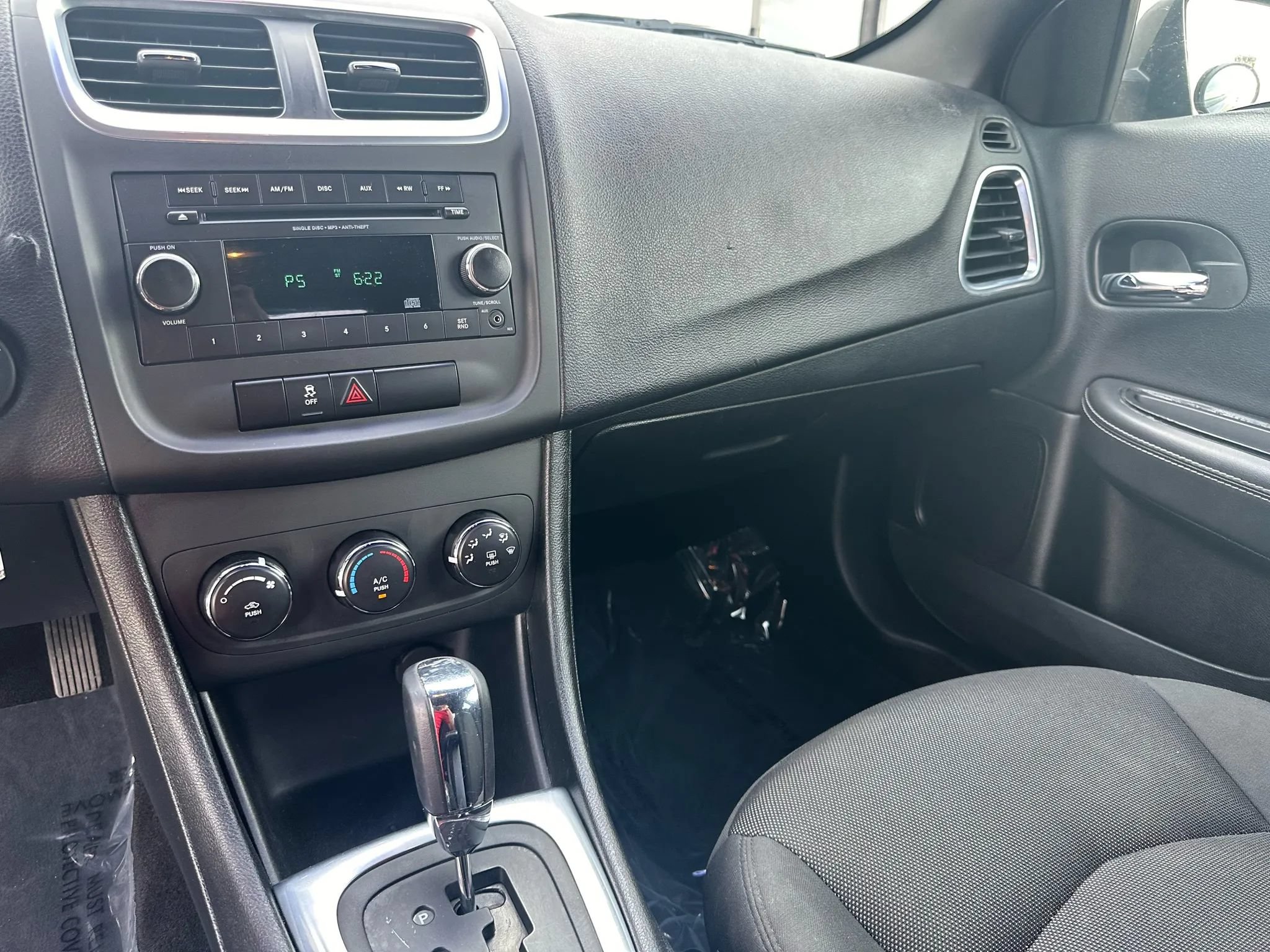 Used 2013 Dodge Avenger SE FWD image 14