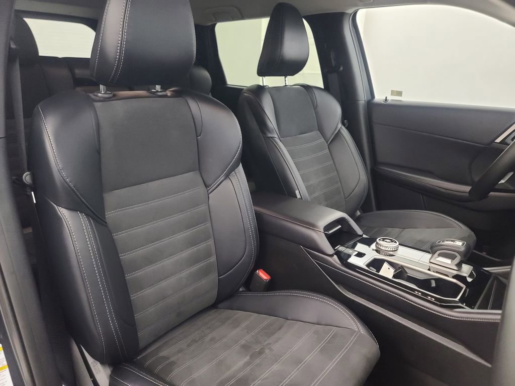 Used 2025 Mitsubishi Outlander SE AWD/4WD image 17