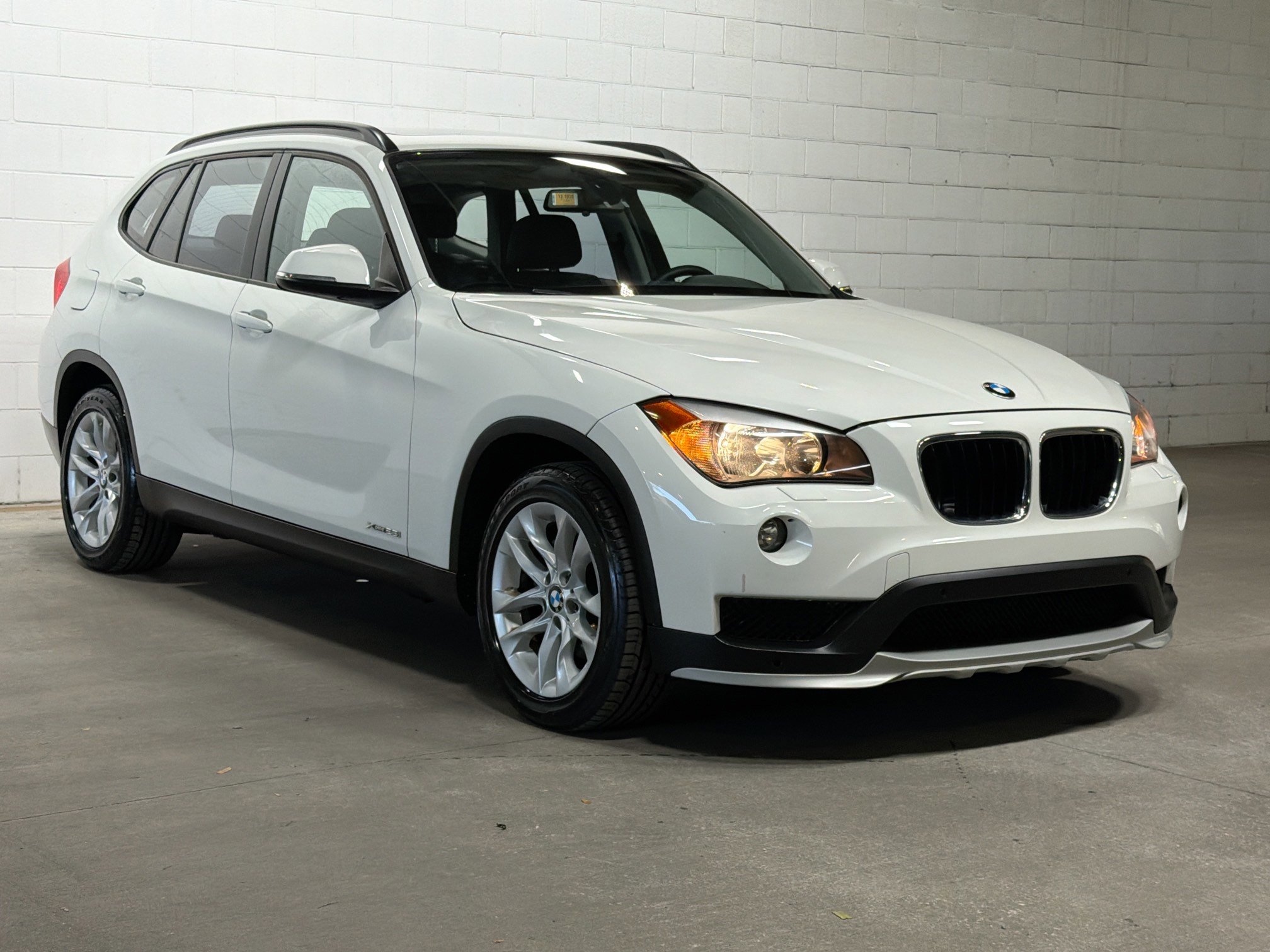 Used 2015 BMW X1 xDrive28i image 9