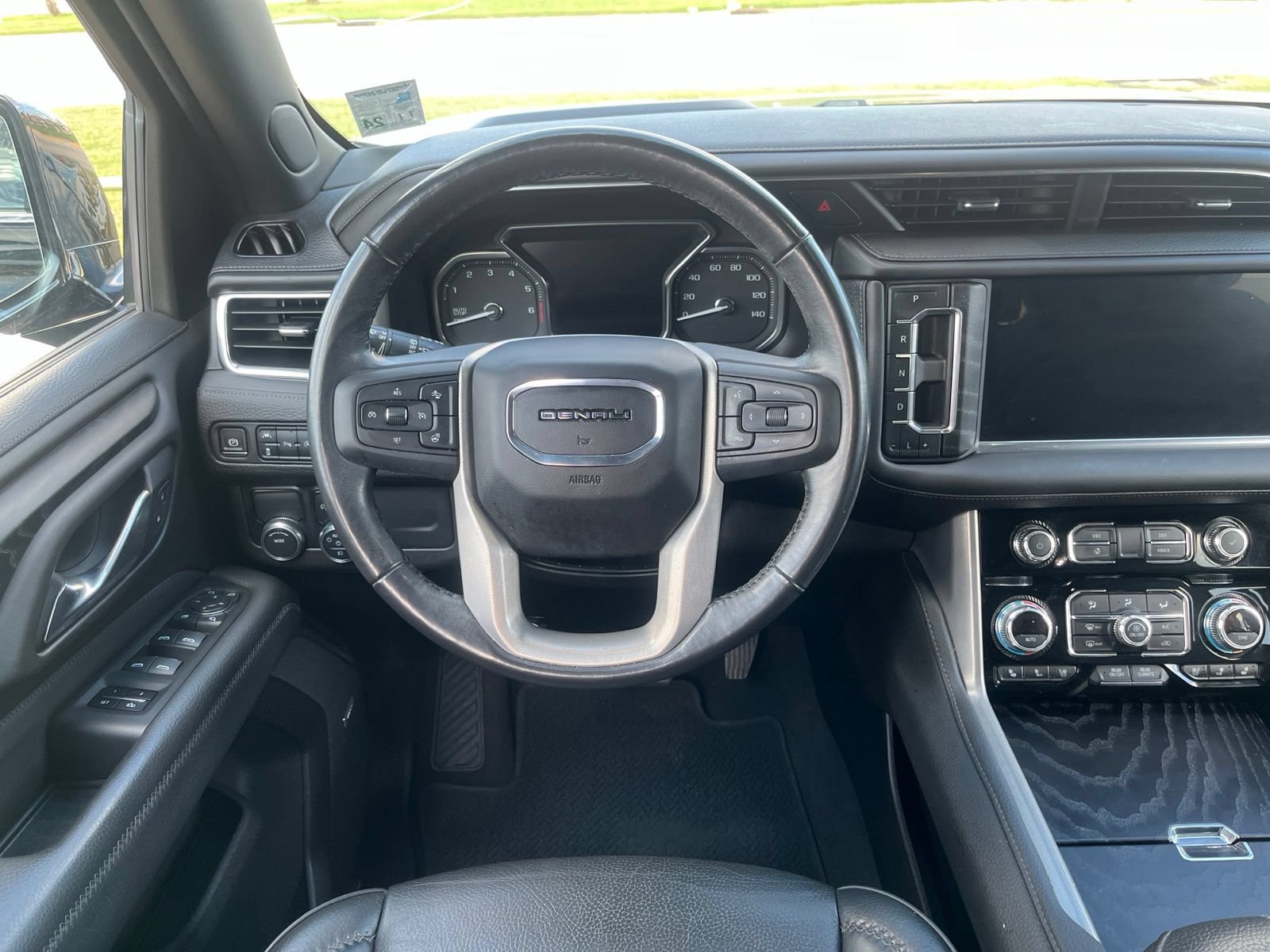 Used 2021 GMC Yukon Denali RWD image 11