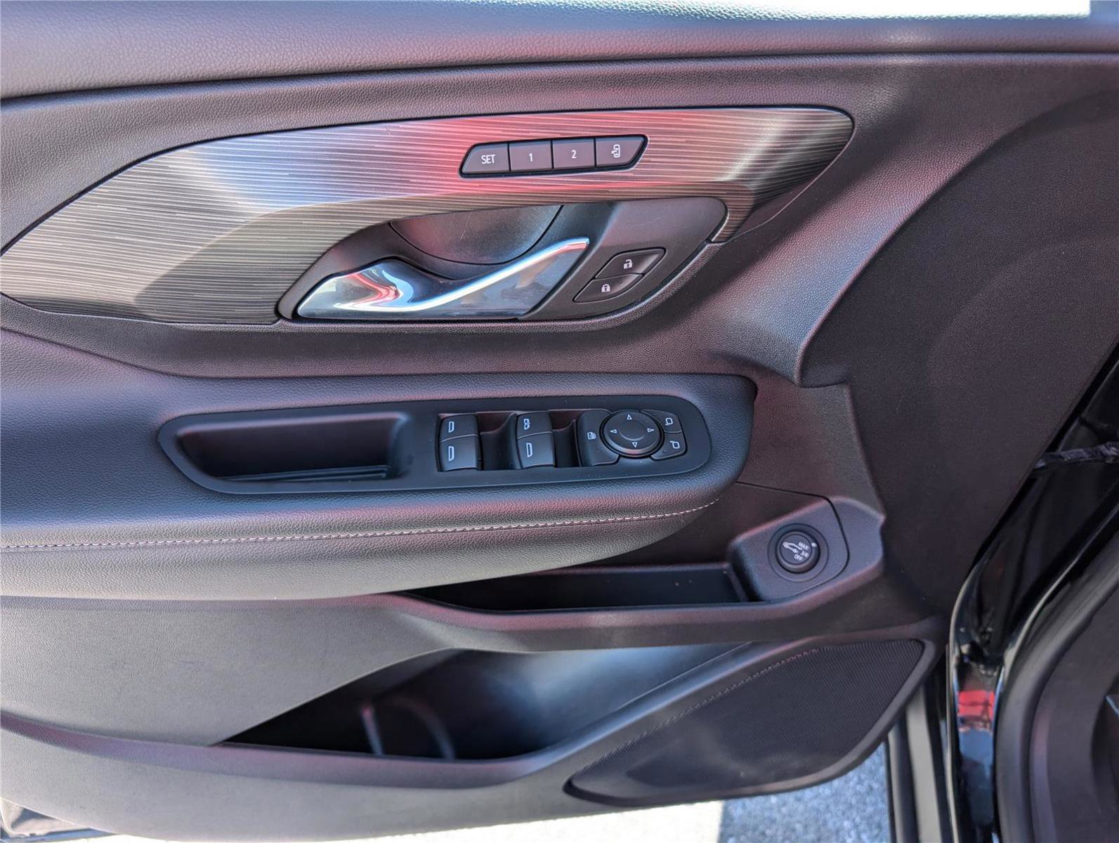 Used 2023 GMC Terrain SLT image 20