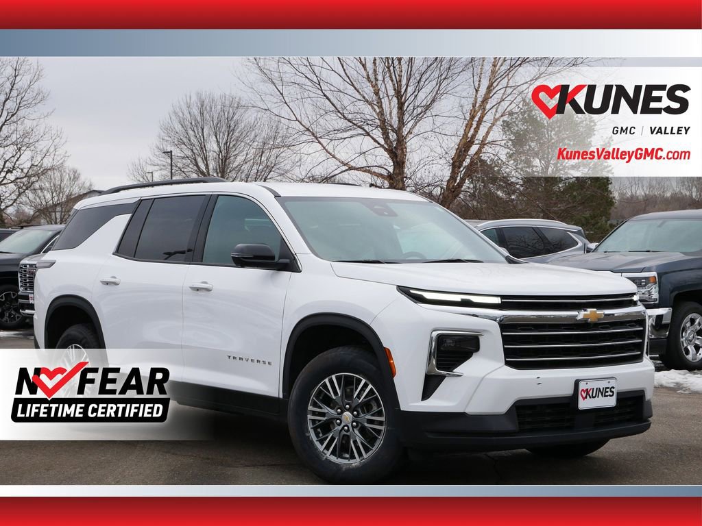 Used 2024 Chevrolet Traverse LT image 1