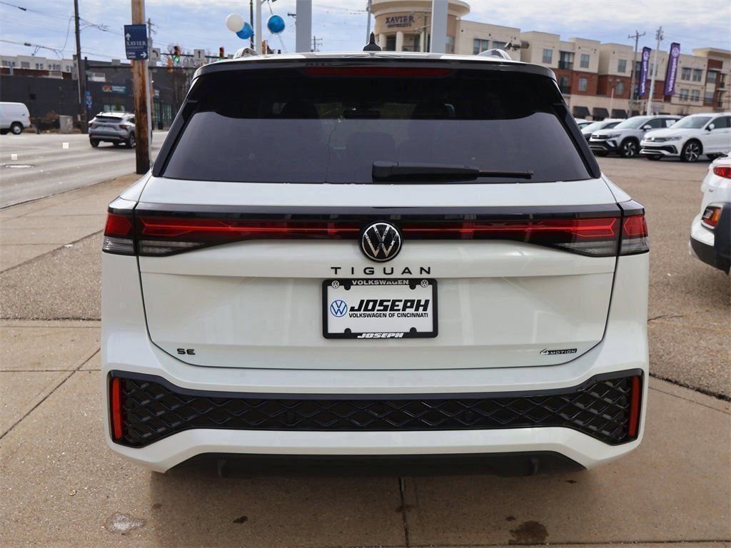 New 2026 Volkswagen Tiguan SE R-Line image 4