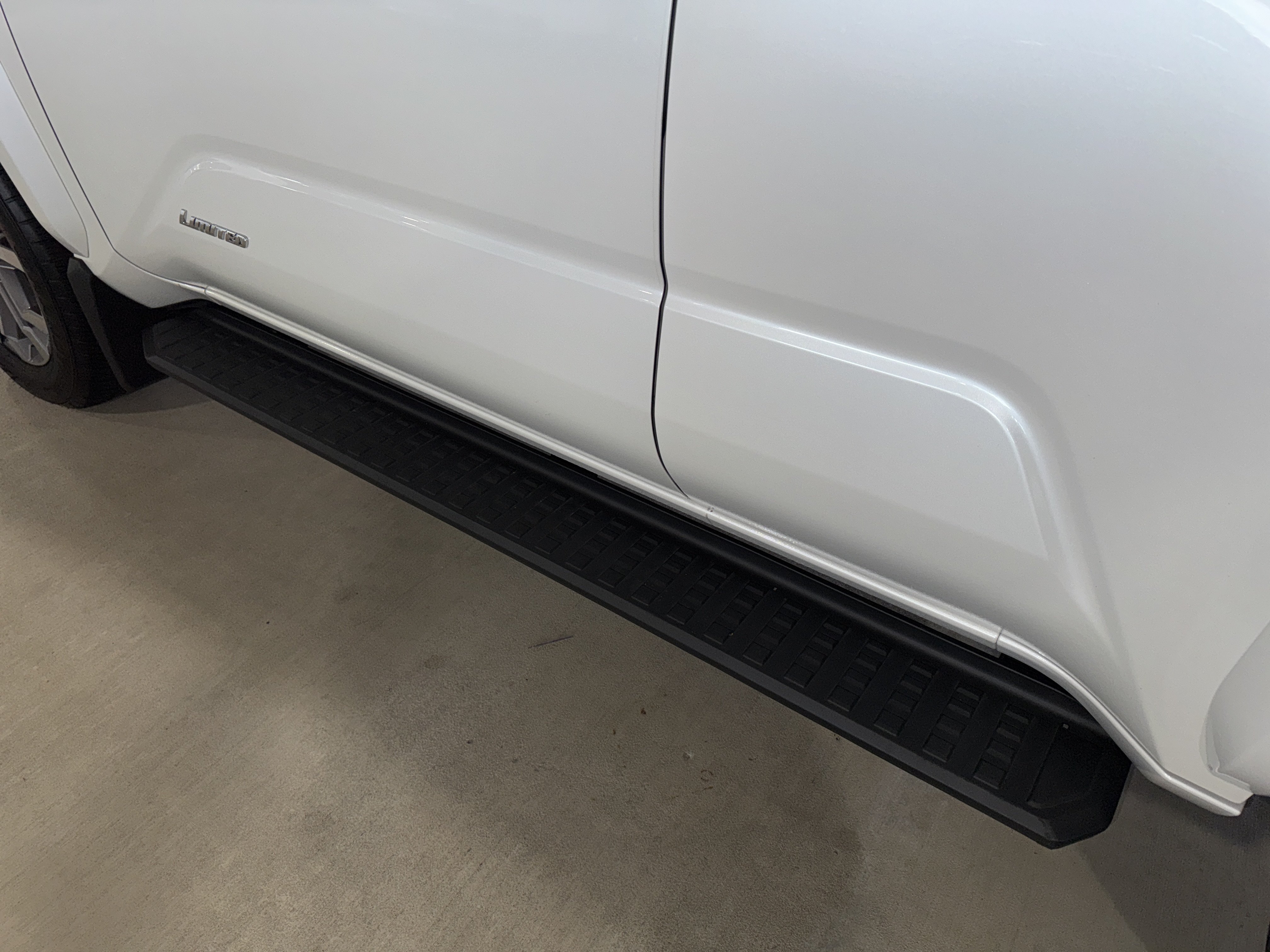 Used 2025 Toyota 4Runner Limited AWD/4WD image 39