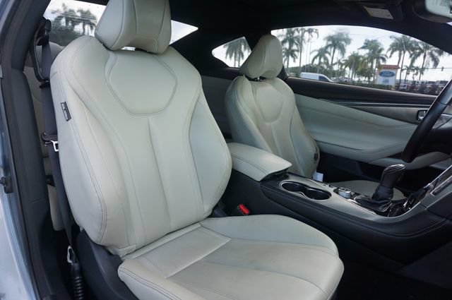 Used 2017 INFINITI Q60 3.0t w/ Cargo Package RWD image 2