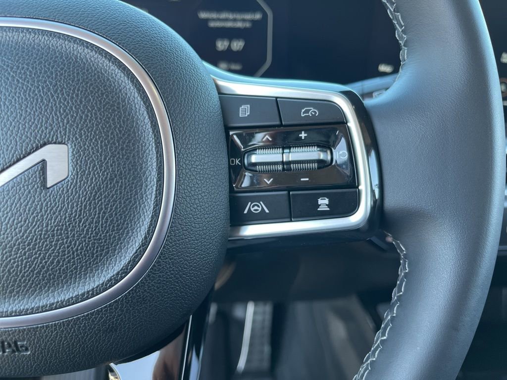 Used 2025 Kia Sorento SX image 21