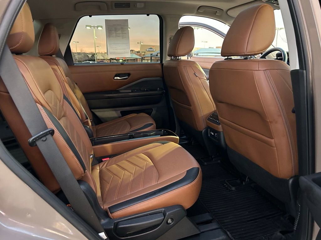 Used 2023 Nissan Pathfinder Platinum image 22