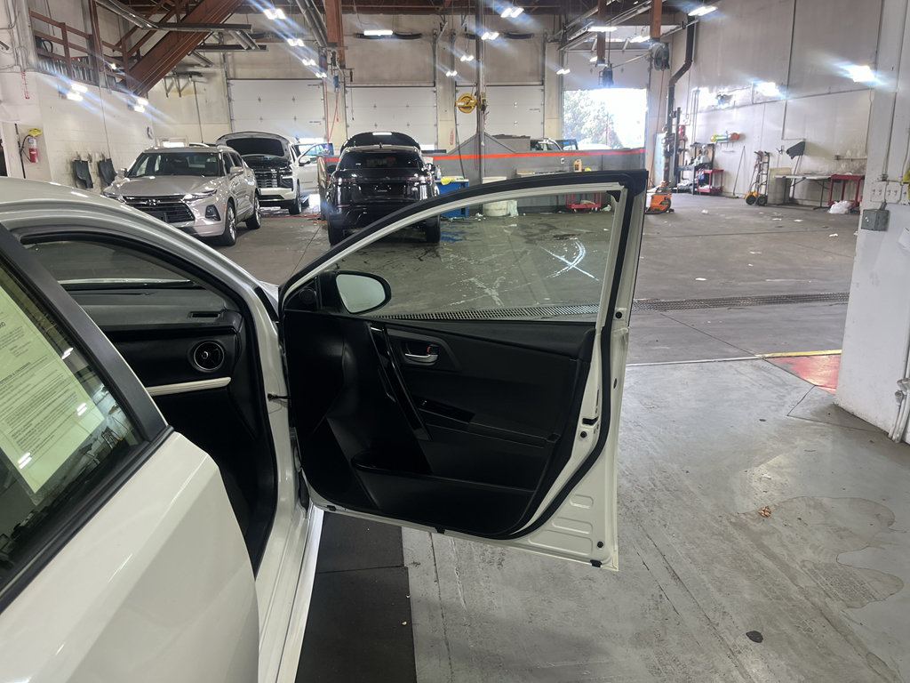 Used 2018 Toyota Corolla iM w/ All-Weather Mat Package FWD image 27