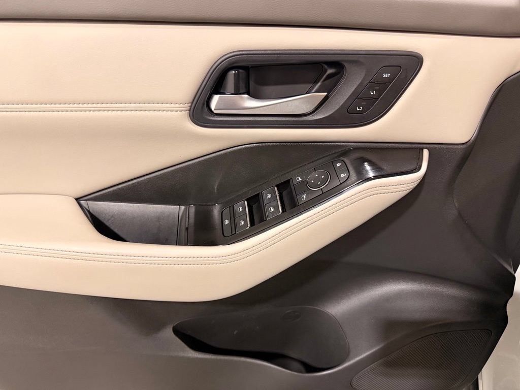 Used 2023 Nissan Rogue SL w/ SL Premium Package FWD image 14