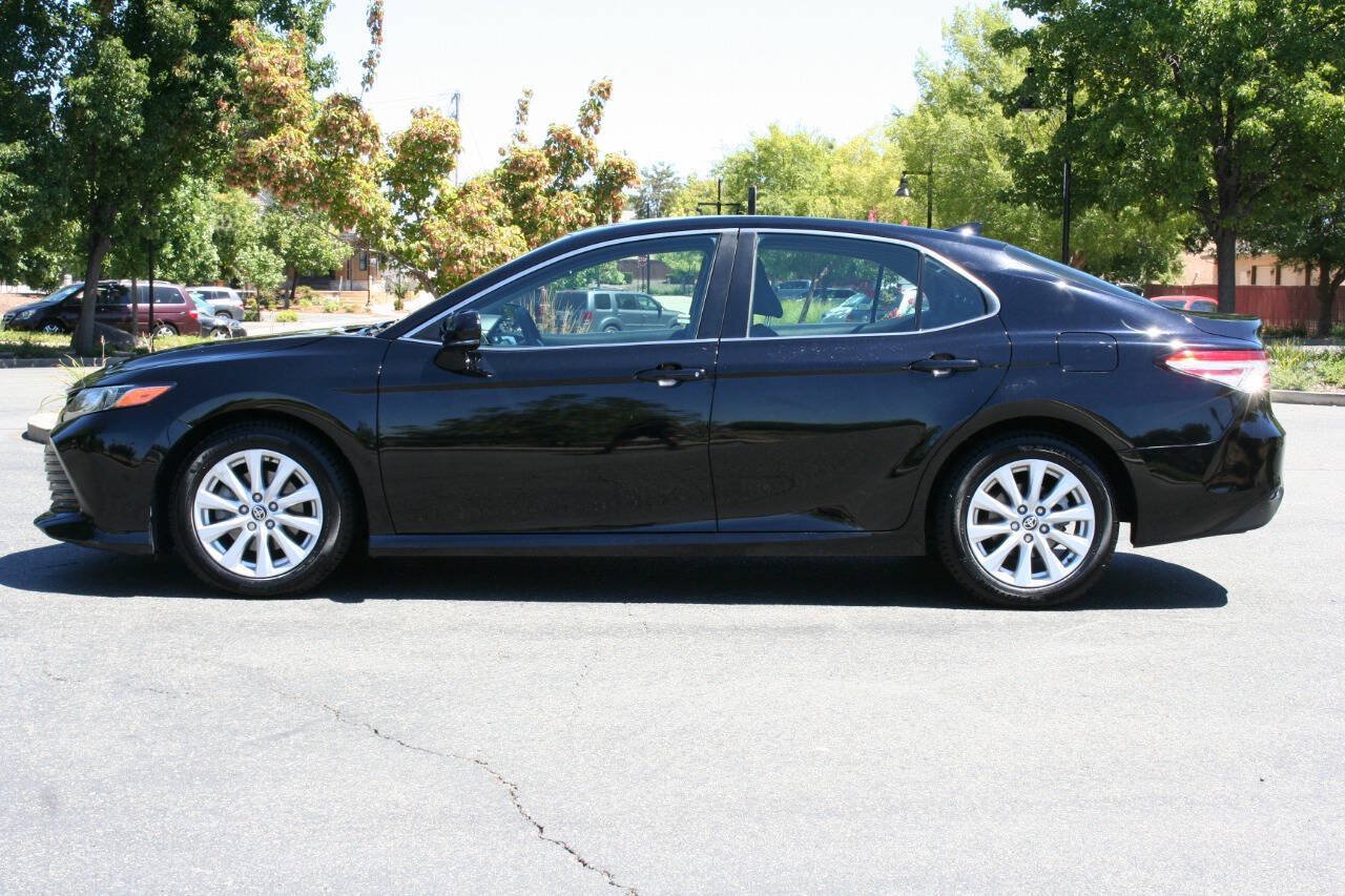 Used 2020 Toyota Camry LE w/ Convenience Package FWD image 8