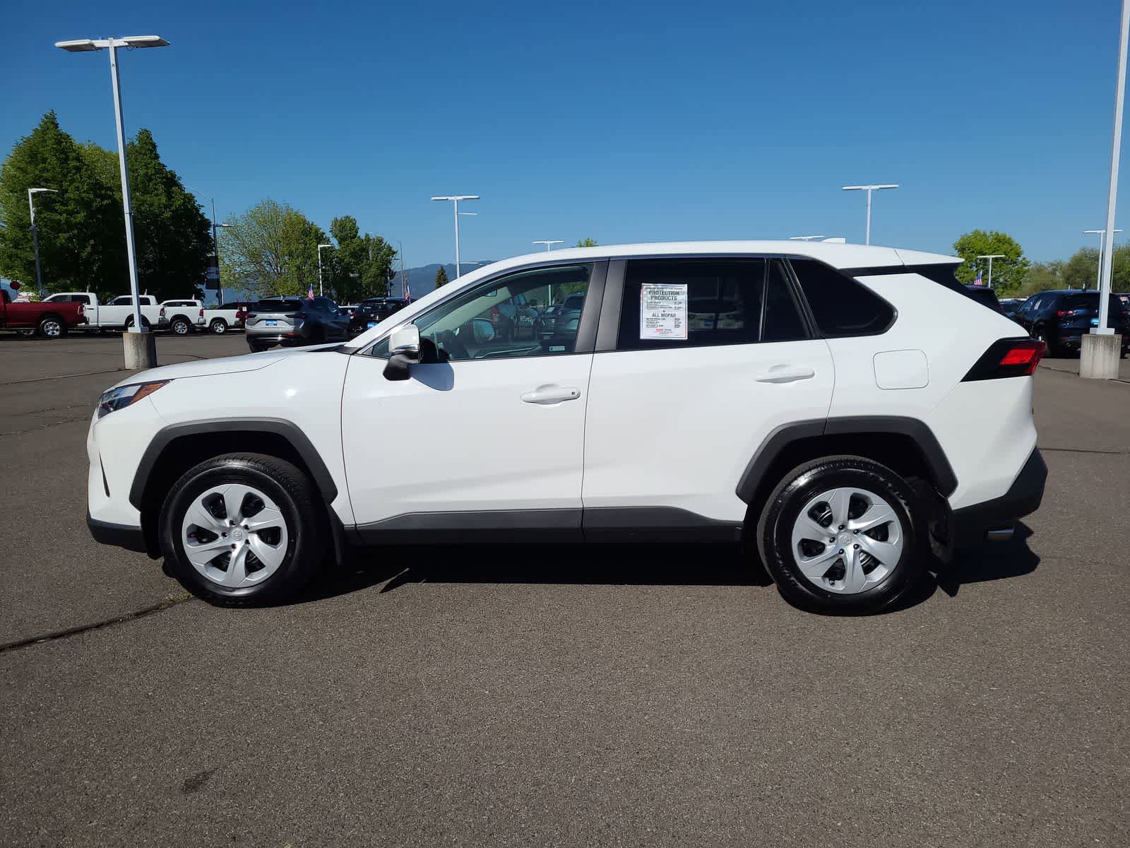 Used 2025 Toyota RAV4 LE AWD/4WD image 11
