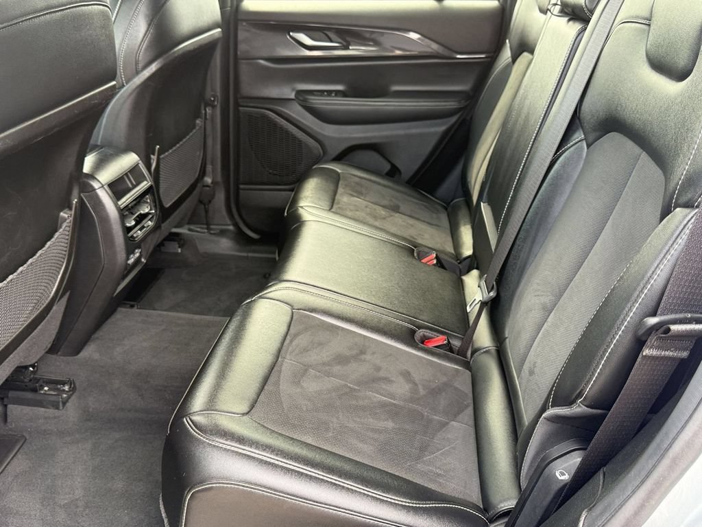Used 2023 Jeep Grand Cherokee Altitude AWD/4WD image 26