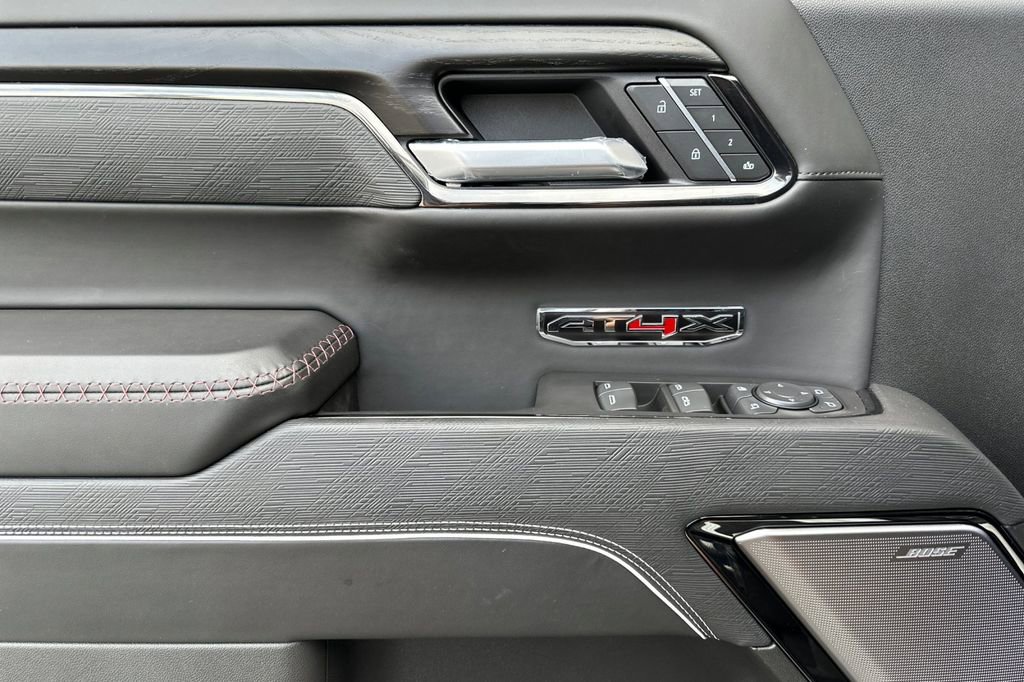 Used 2025 GMC Sierra 1500 AT4X image 11