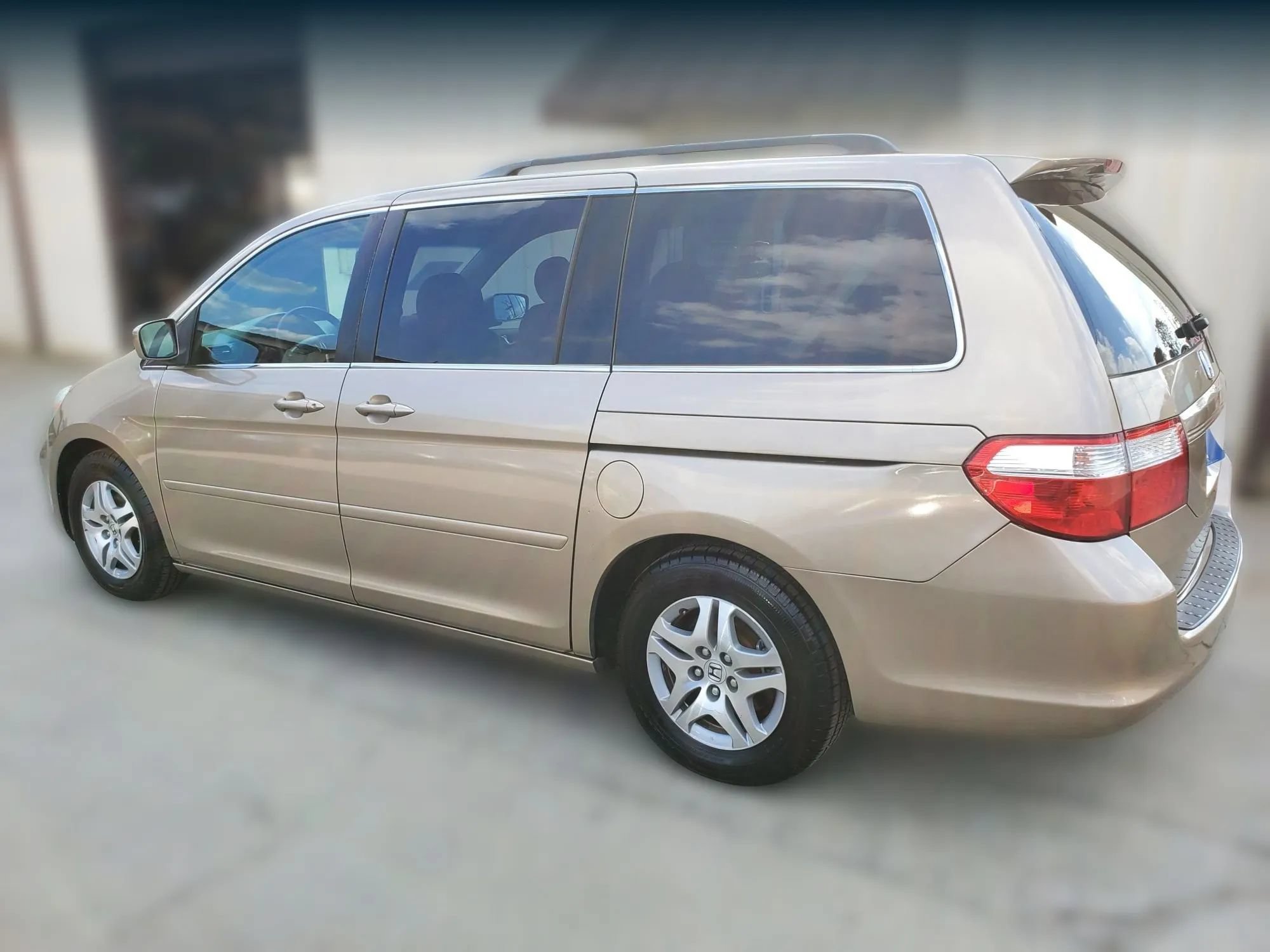 Used 2005 Honda Odyssey EX-L image 4