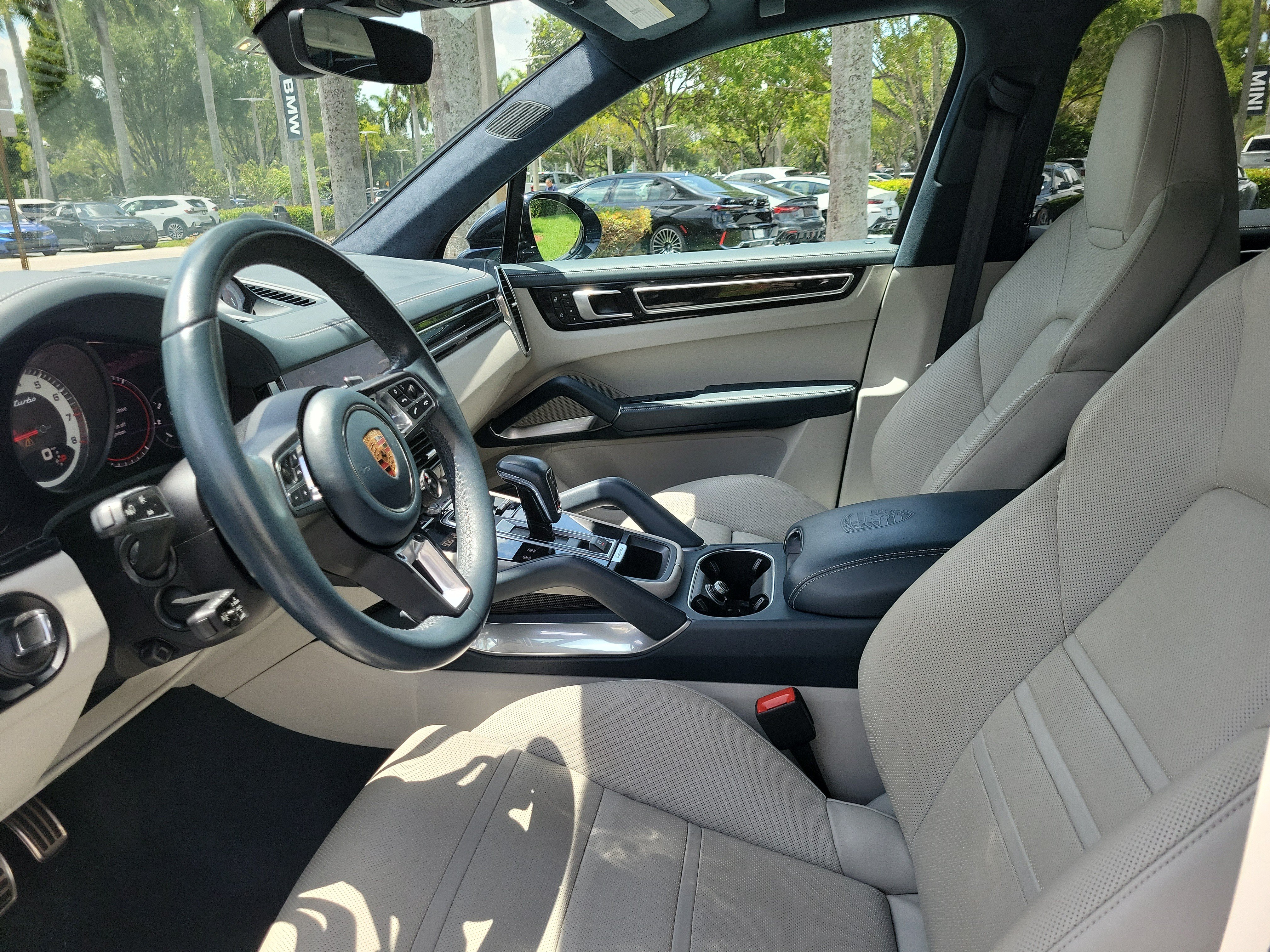 Used 2022 Porsche Cayenne Turbo AWD/4WD image 11