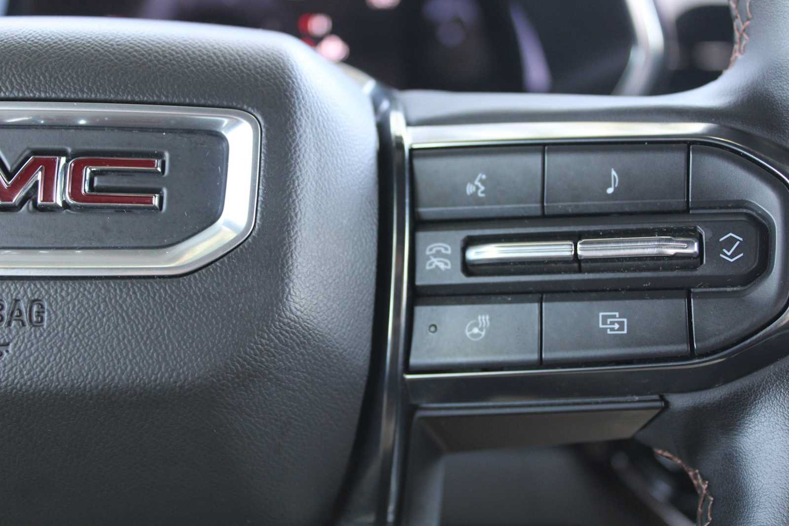 Used 2023 GMC Canyon AT4 w/ AT4 Premium Package AWD/4WD image 15