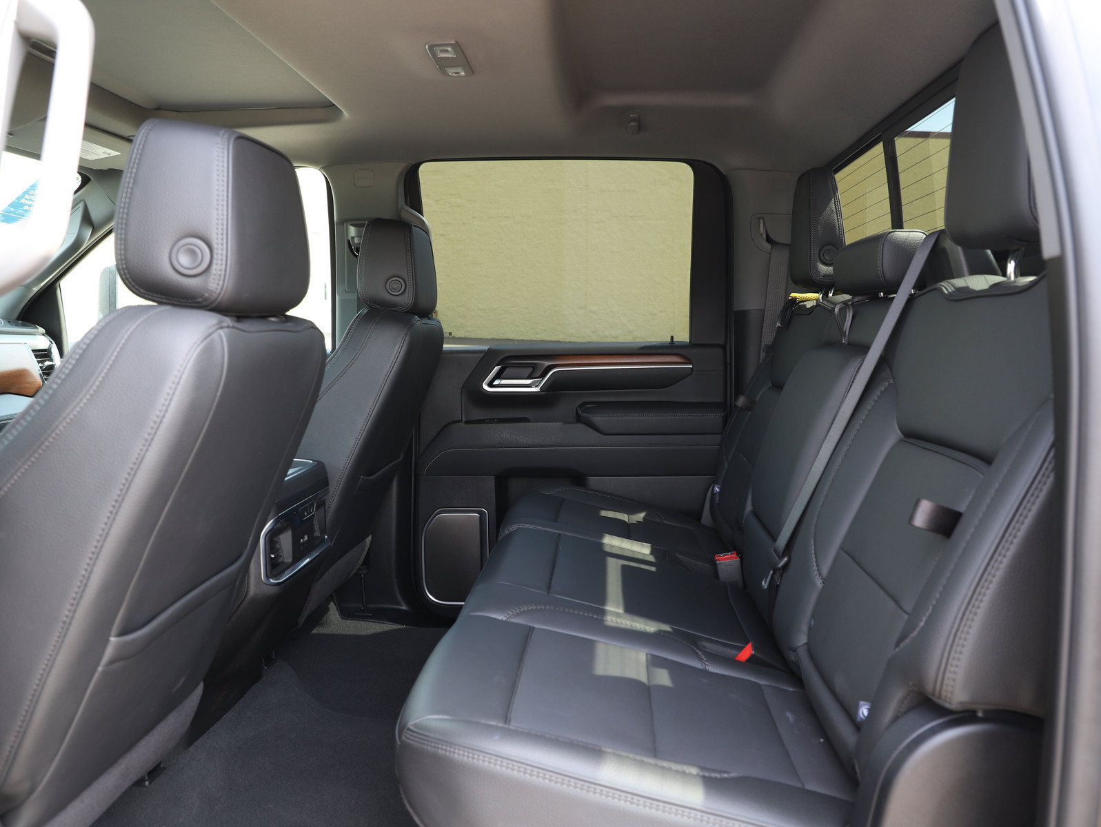 Used 2025 GMC Sierra 2500 Denali AWD/4WD image 21