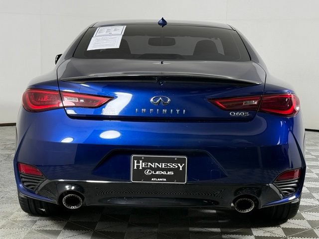 Used 2017 INFINITI Q60 Red Sport 400 RWD image 5