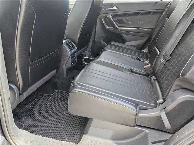 Certified 2022 Volkswagen Tiguan SE w/ Panoramic Sunroof Package FWD image 18