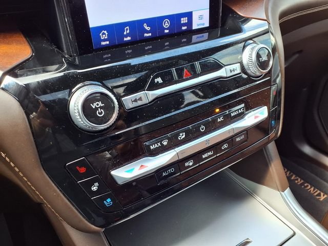 Used 2024 Ford Explorer King Ranch w/ Technology Package RWD image 13