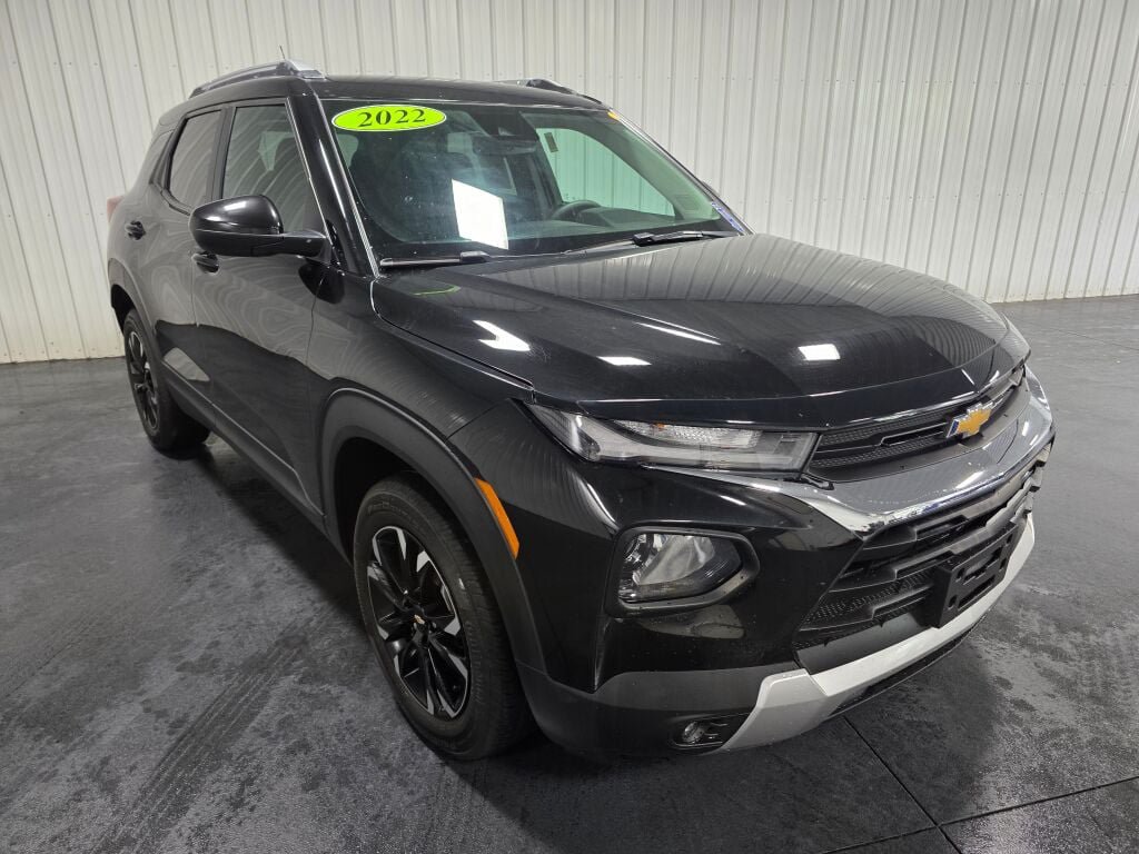Used 2022 Chevrolet TrailBlazer LT w/ Convenience Package AWD/4WD image 2