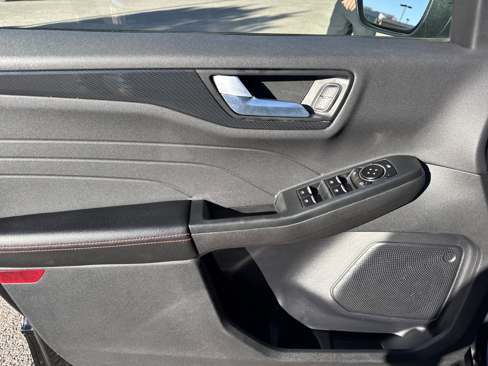 Used 2023 Ford Escape ST-Line image 12