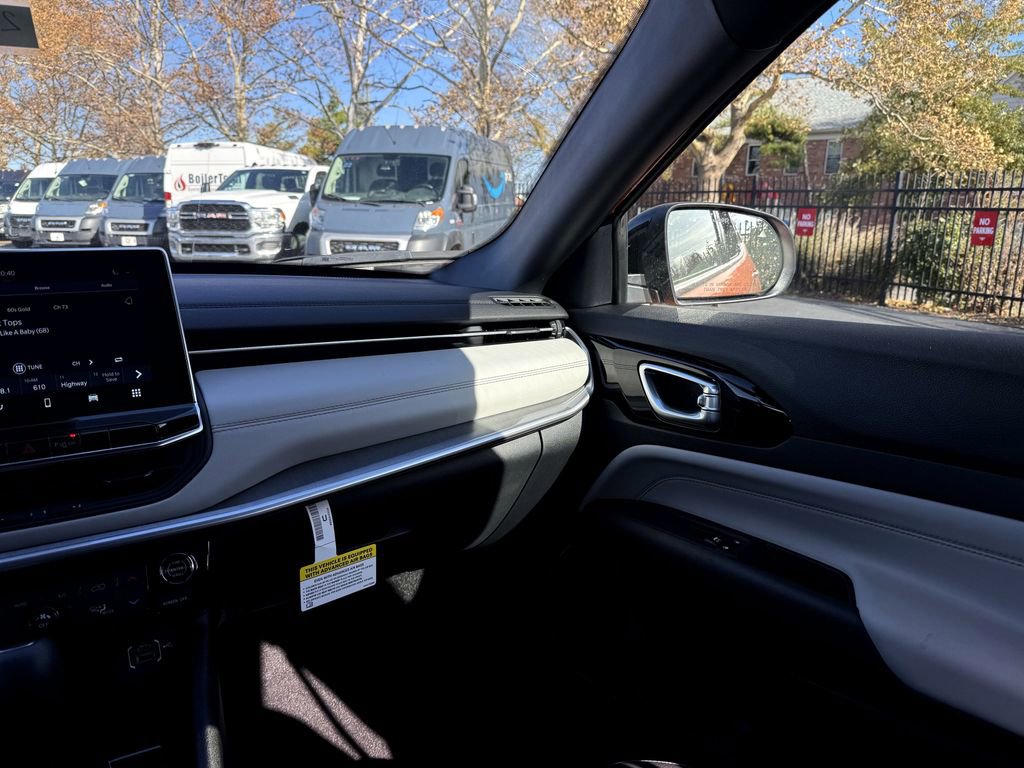 New 2026 Jeep Compass Limited image 21