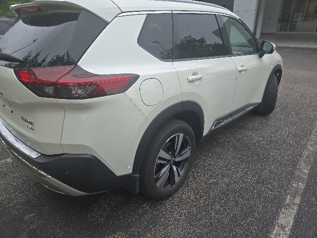Certified 2023 Nissan Rogue Platinum w/ Platinum Premium Package AWD/4WD image 4