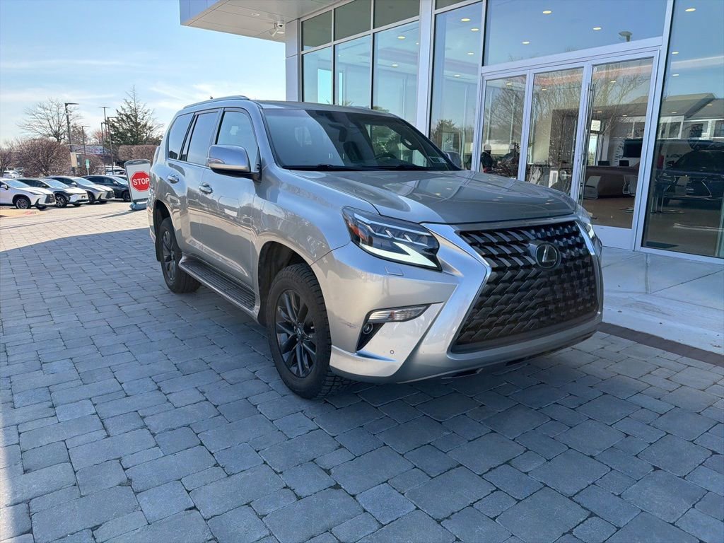 Used 2020 Lexus GX 460 Premium w/ Premium Package image 2