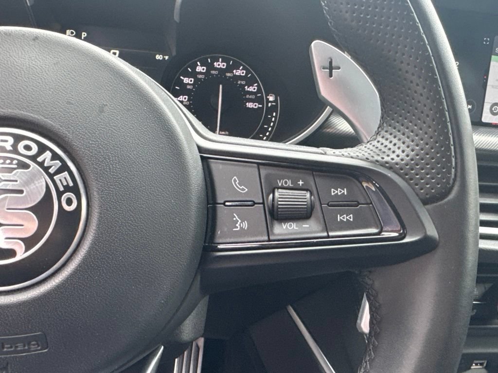 Used 2023 Alfa Romeo Stelvio Veloce AWD/4WD image 37