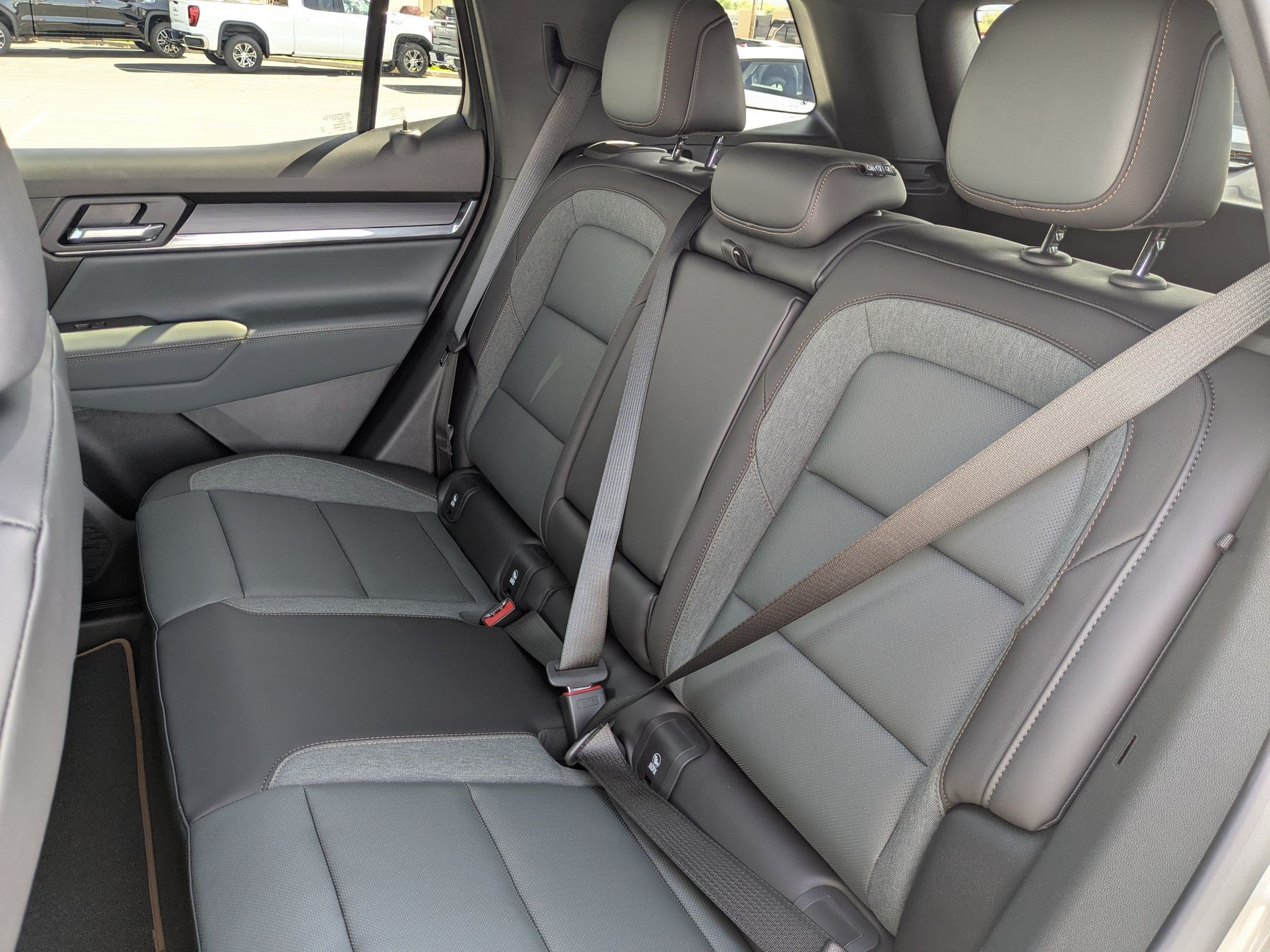 New 2026 GMC Terrain AT4 w/ Convenience Package III AWD/4WD image 25