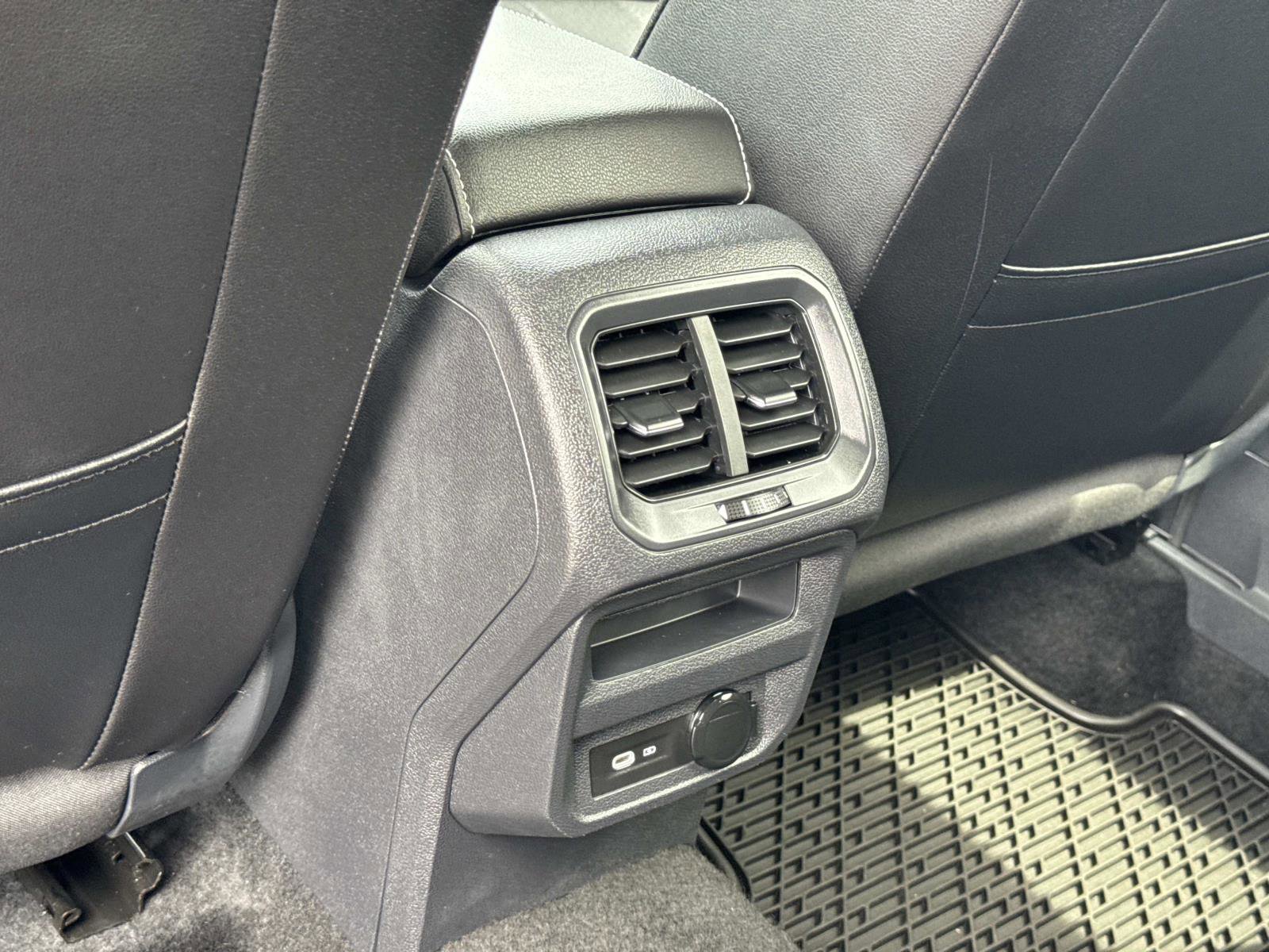 Certified 2023 Volkswagen Tiguan SE R-Line image 27
