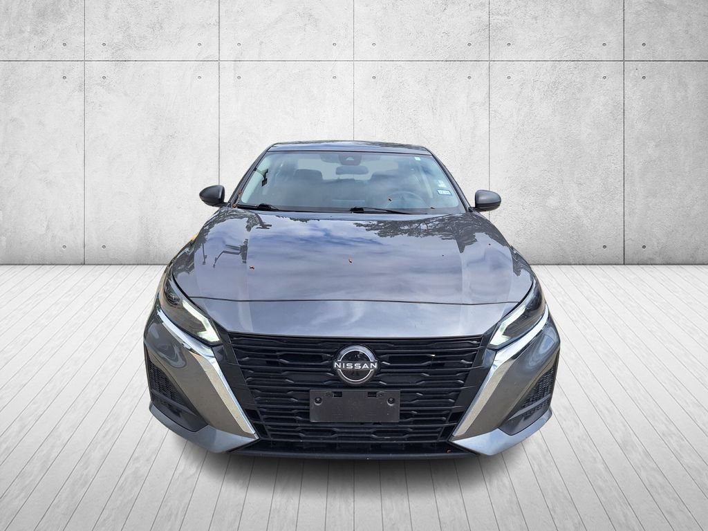 Used 2024 Nissan Altima 2.5 SV FWD image 7