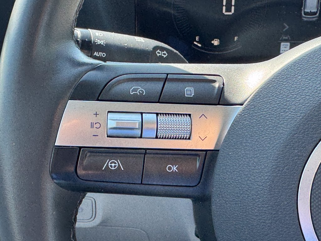 Certified 2025 Hyundai Kona SEL FWD image 28