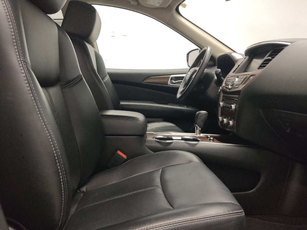 Used 2017 Nissan Pathfinder Platinum w/ Family Entertainment Package FWD image 21